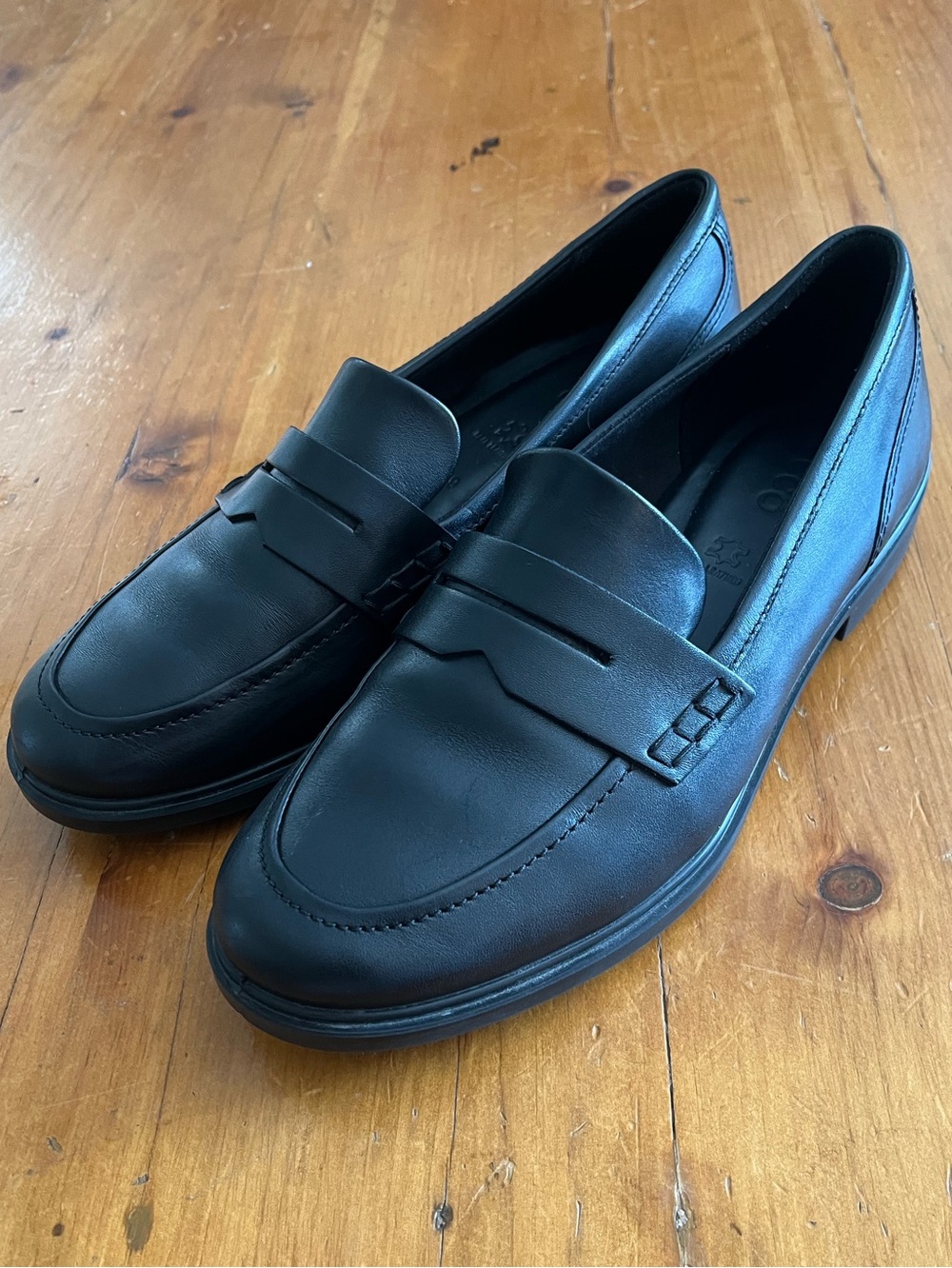 Ecco Dress Classic 15 Women’s Leather Loafer Black Like New